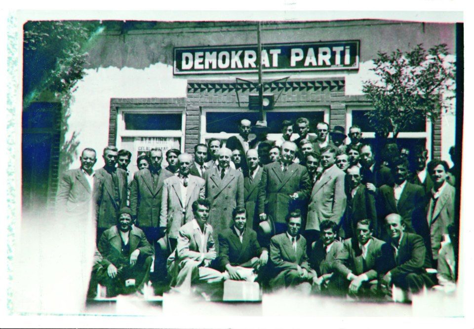 1955 YILINDA YALOVA'DA DP'LİLER BİR ARADA