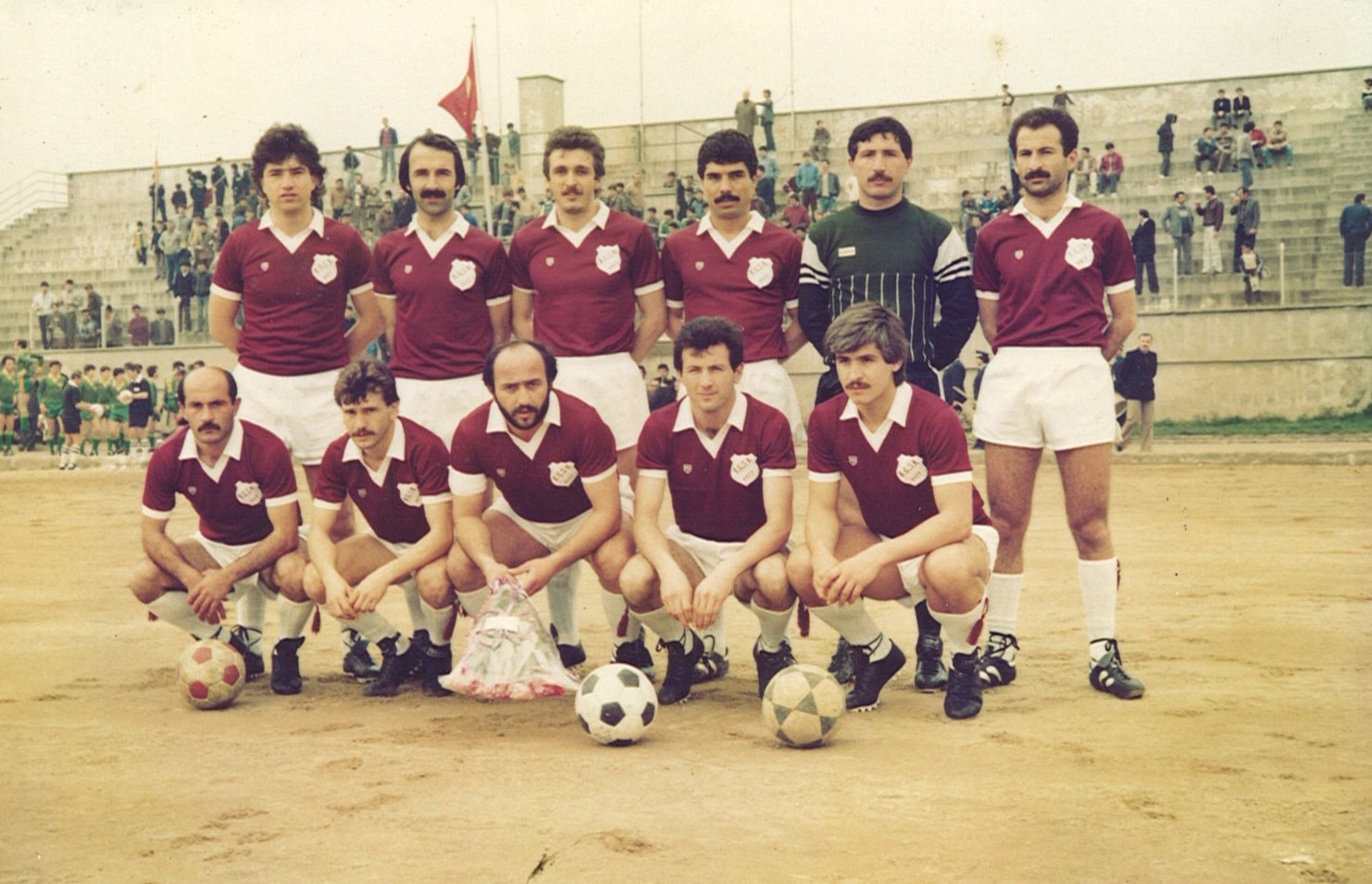 1986 YILI YALOVA BAHÇELİ GENÇLİK KADROSU