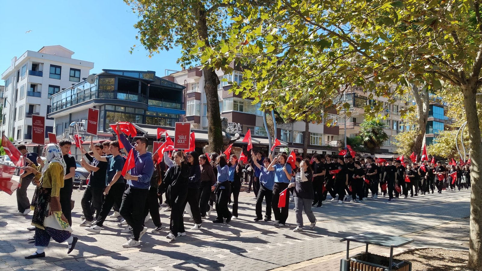 TÜRK DİL BAYRAMI ETKİNLİKLERLE KUTLANDI