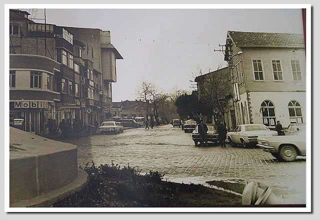 1972 YILINDA YALOVA GAZİPAŞA CADDESİ GİRİŞİ