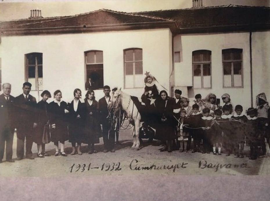 1933 YILINDA ÖĞRETMEN YUSUF ZİYA OKULU