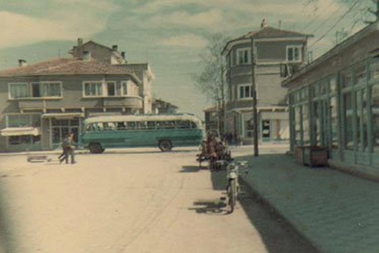 1964 YILINDA YALOVA FATİH CADDESİ