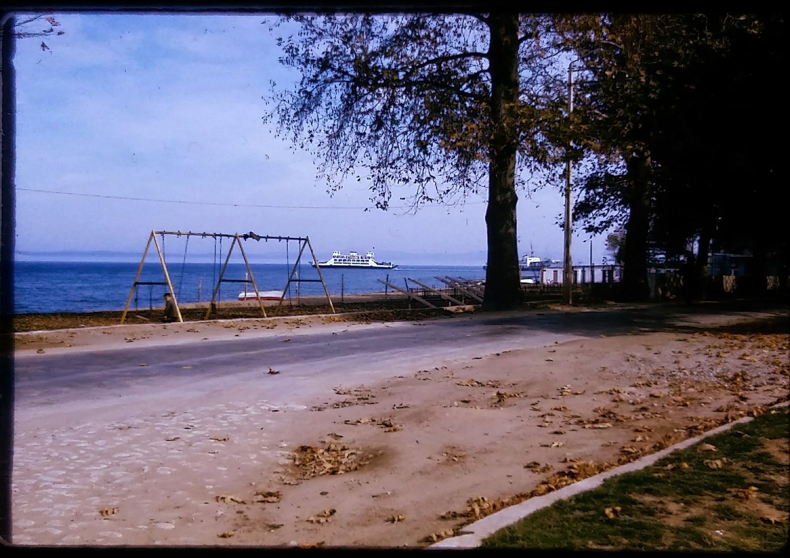1965 YILI SONBAHARINDA GAZİPAŞA CADDESİ