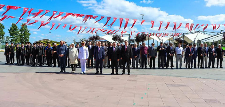 YALOVA'NIN KURTULUŞU TÖRENLE KUTLANDI