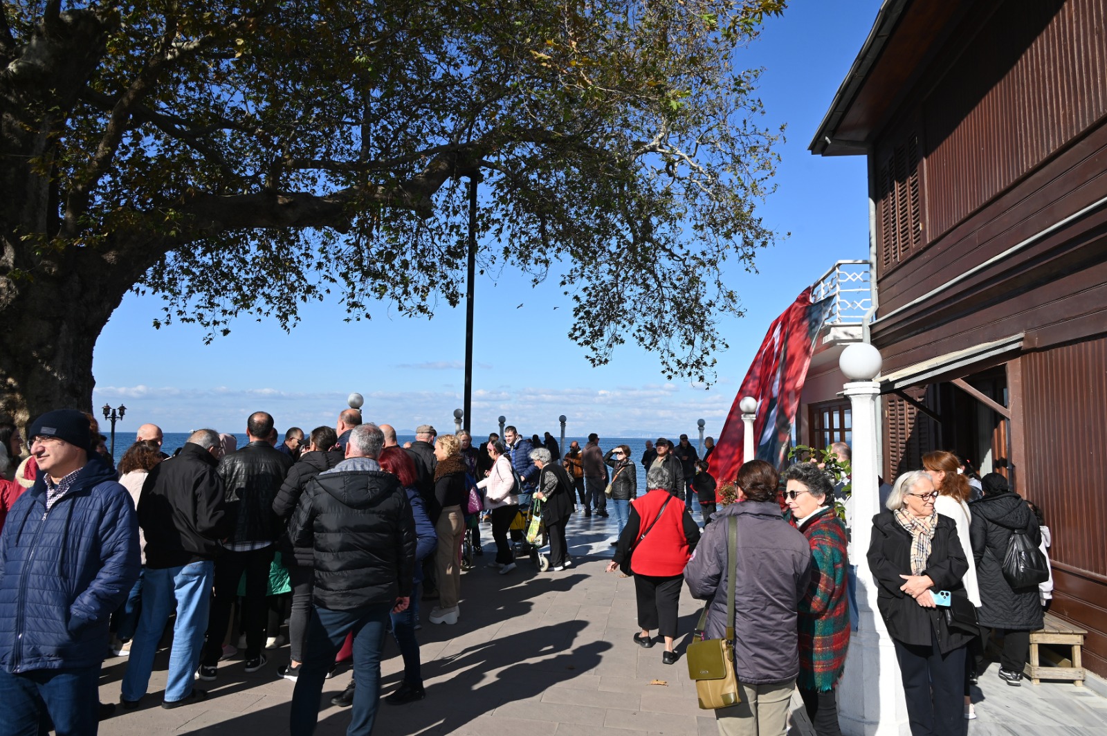 10 KASIM’DA YÜRÜYEN KÖŞK’E YOĞUN İLGİ