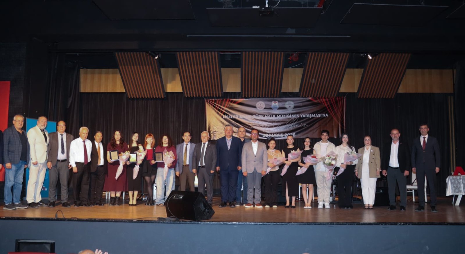 LİSELER ARASI TÜRKÜ YARIŞMASI YAPILDI