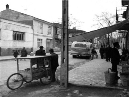 1950 YILINDA GAZİPAŞA CADDESİ