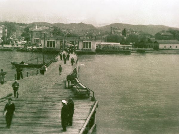 1955 YILINDA YALOVA İSKELESİ