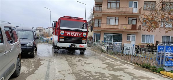 ESENKÖY'DE DEZENFEKTE ÇALIŞMASI