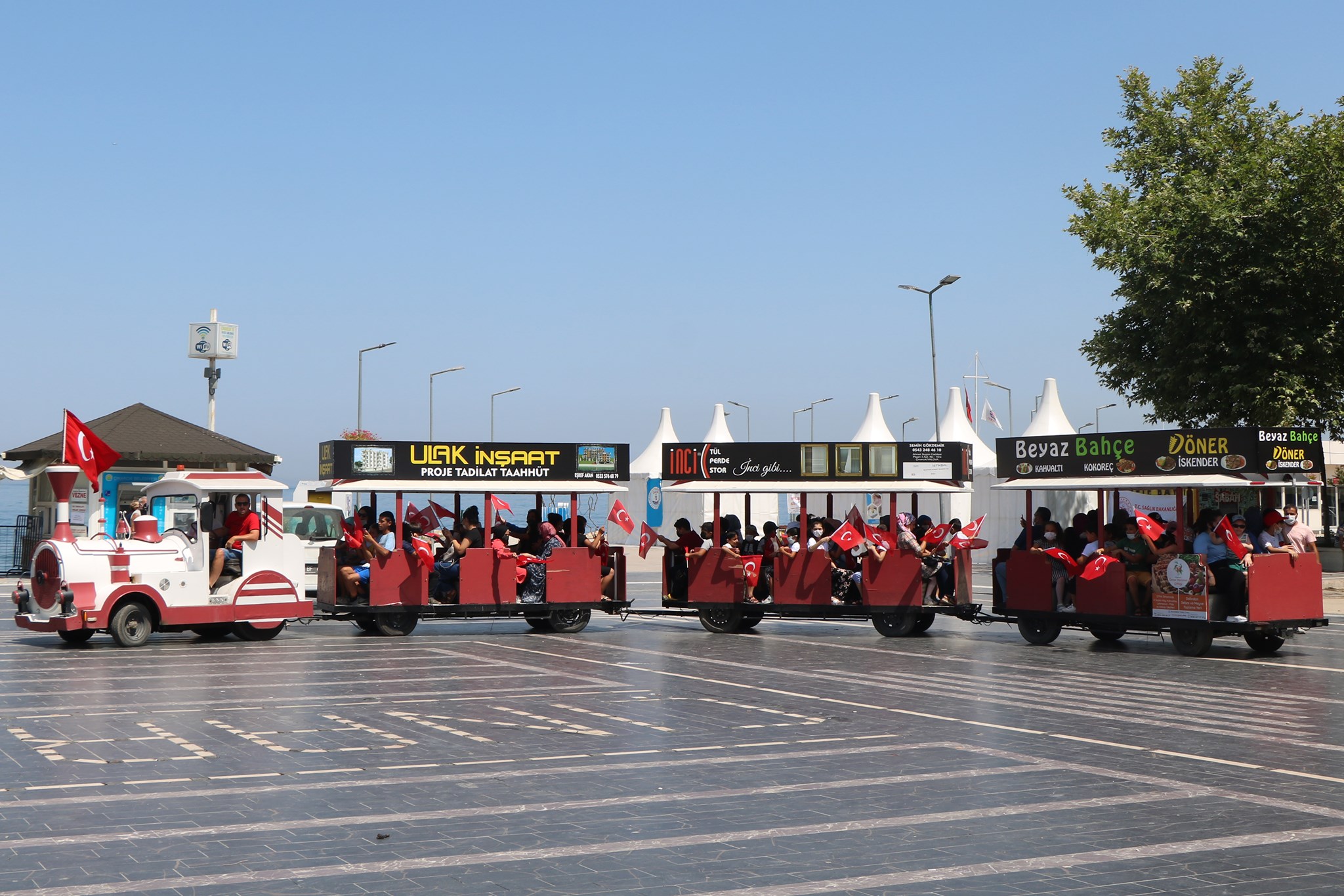 ÇINARCIK'DA ÖĞRENCİLERE TREN TURU