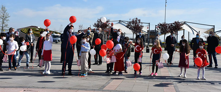 YALOVA'DA 23 NİSAN TÖRENLE KUTLANDI