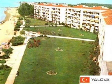 1979 YILINDA ÇİFTLİKKÖY'DE YAZLIK SİTELER