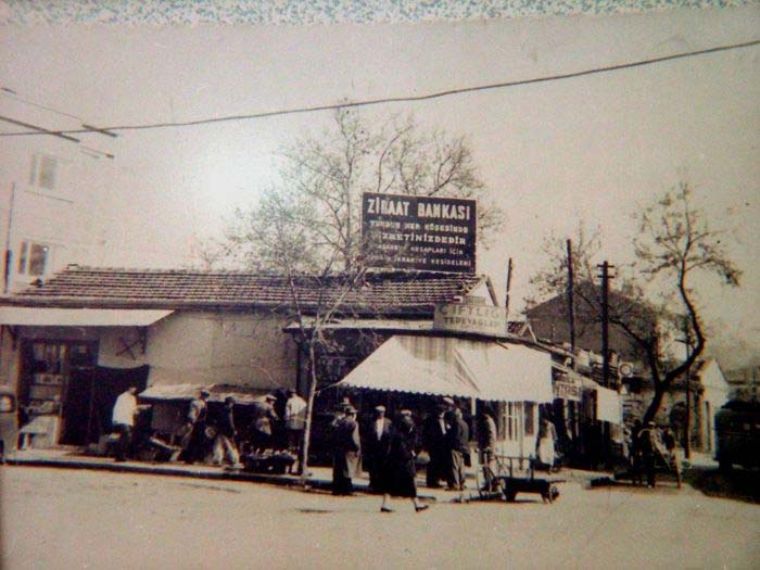 1960 YILINDA YALOVA CUMHURİYET MEYDANI