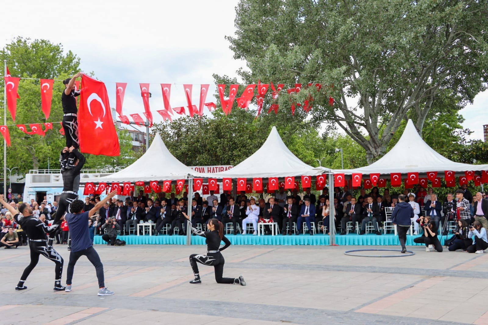 YALOVA VE İLÇELERDE 19 MAYIS KUTLANDI