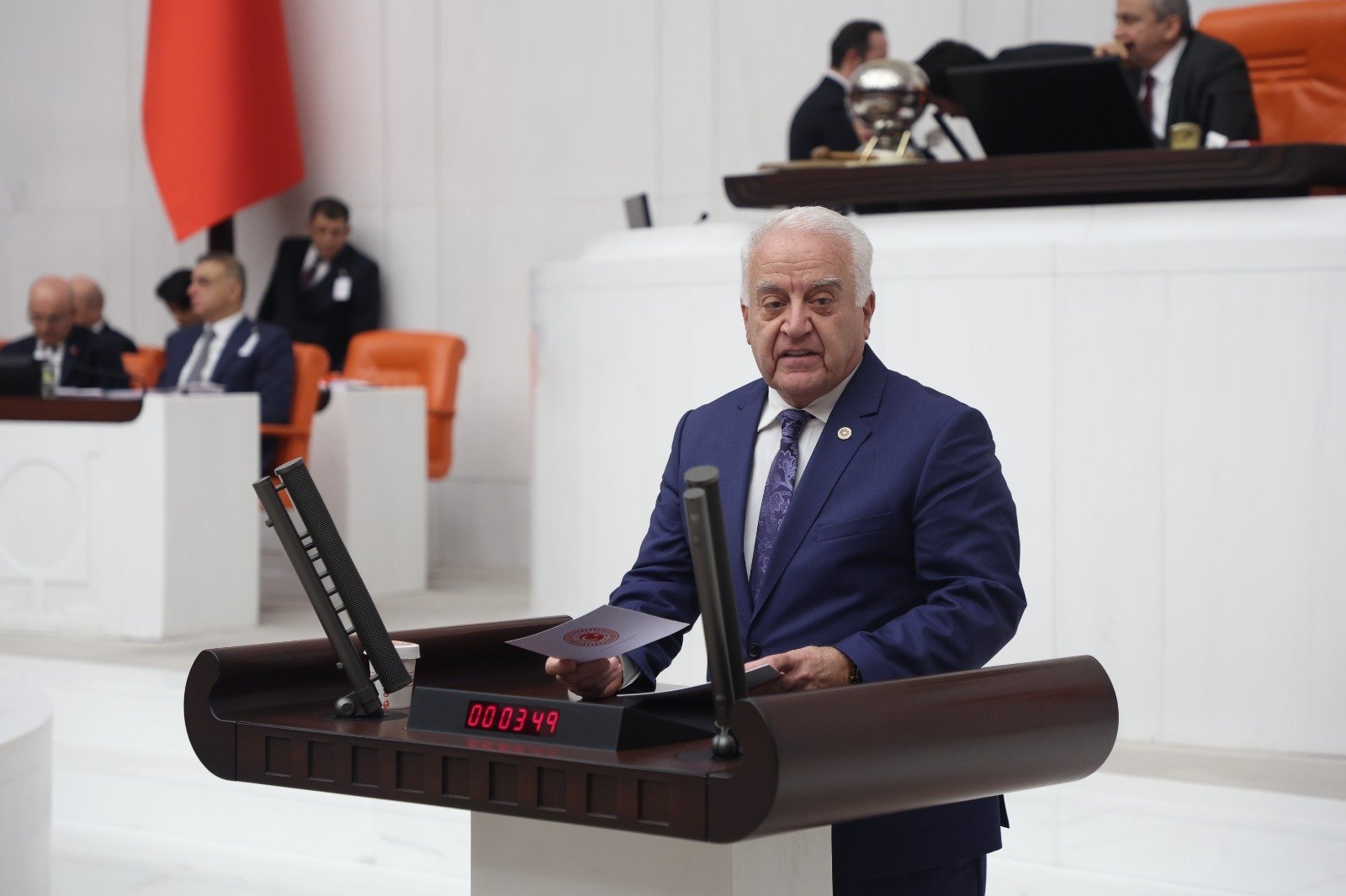 CHP'Lİ BECAN: VATANDAŞ BORÇ YÜKÜ ALTINDA