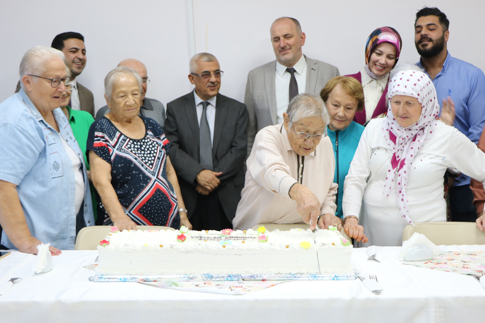 ÇINARCIK'DA 1 EKİM YAŞLILAR GÜNÜ 