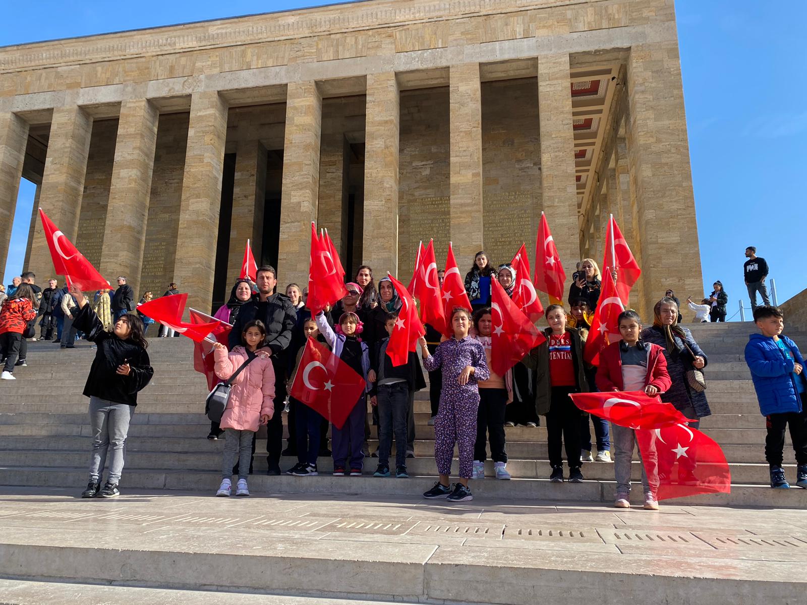 ÇİFTLİKKÖYLÜ ÖĞRENCİLERİN  ANKARA GEZİSİ