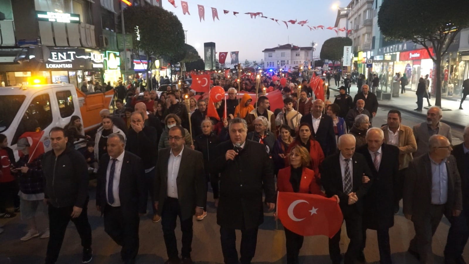 CHP İL ÖRGÜTÜNDEN CUMHURİYET YÜRÜYÜŞÜ