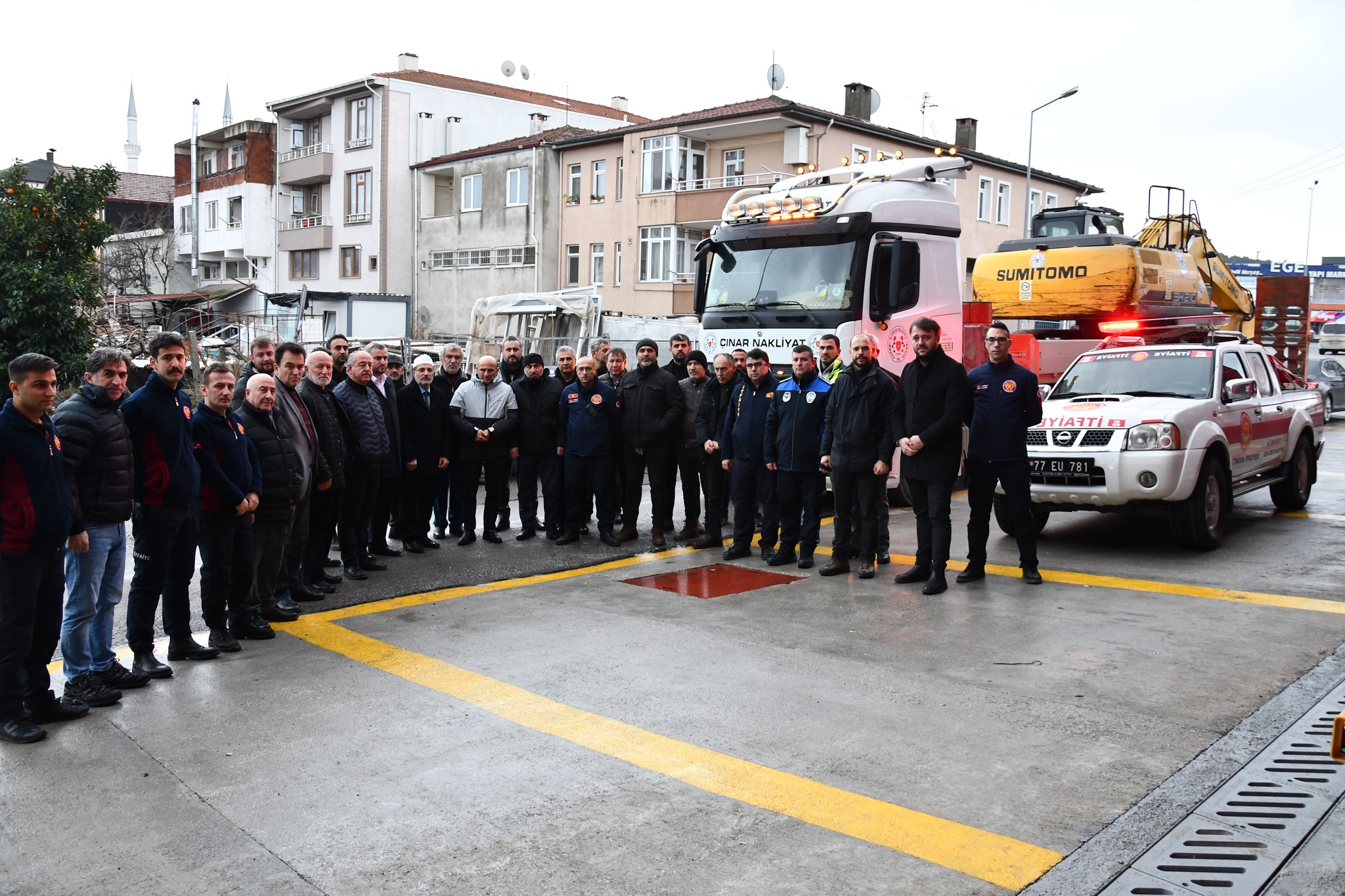 ALTINOVA'DAN DEPREM BÖLGESİNE YARDIM