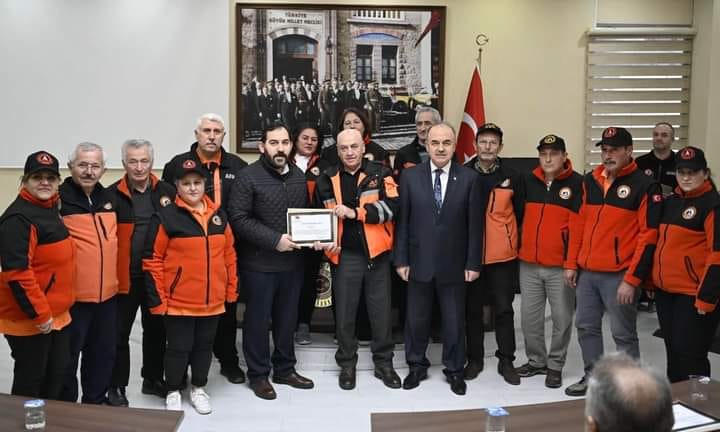 YALOVA MAG-DER'E VALİLİKTEN PLAKET