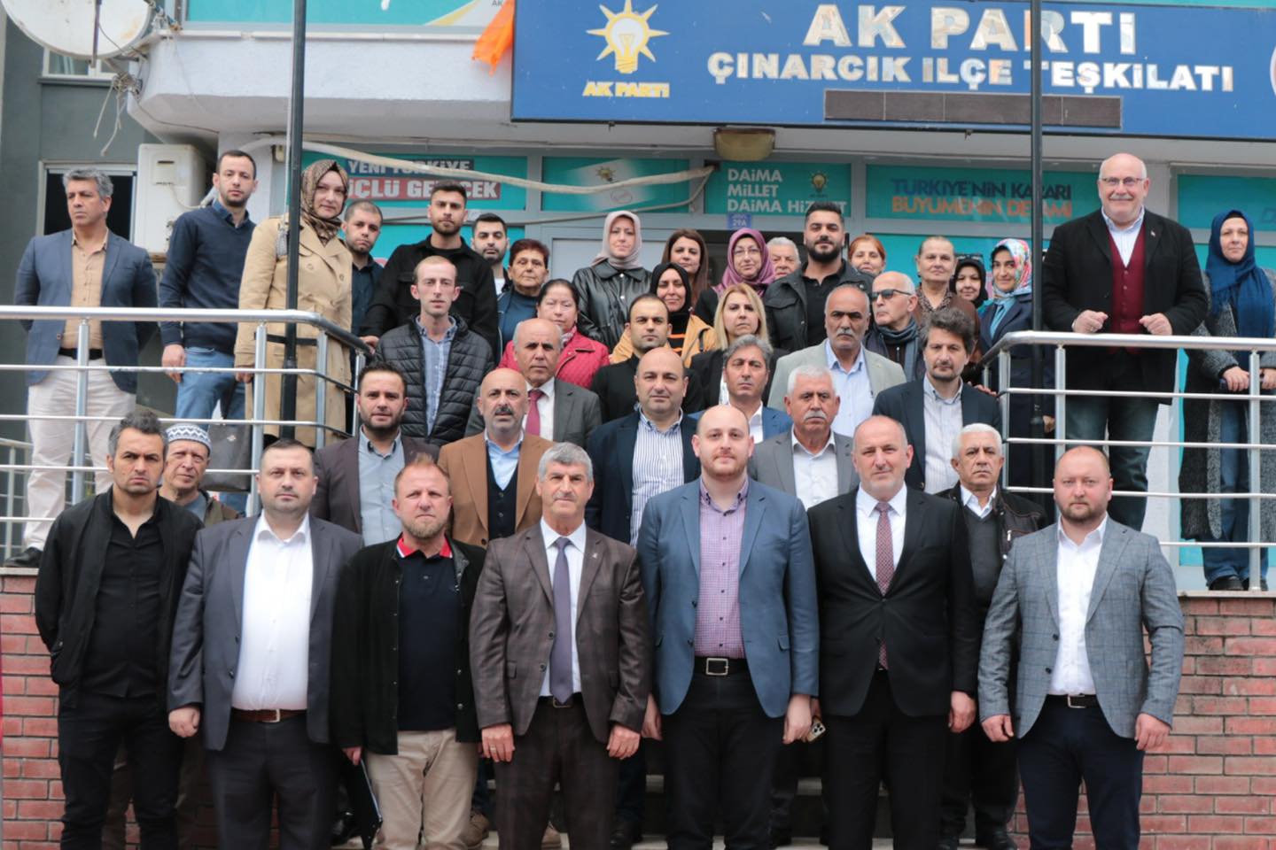 AK PARTİ ÇINARCIK'DA DOLU DİZGİN