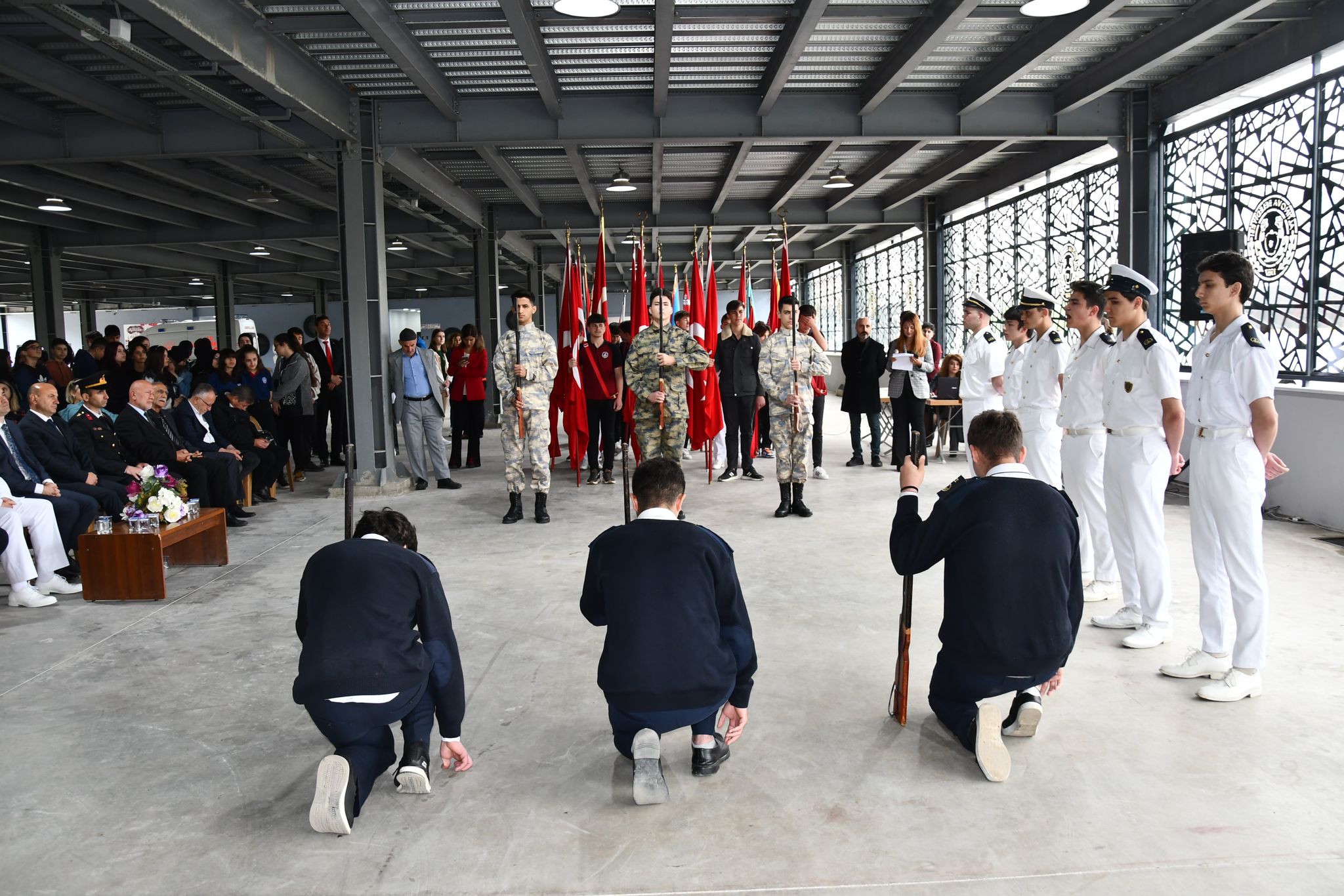 ALTINOVA'DA 19 MAYIS COŞKUYLA KUTLANDI