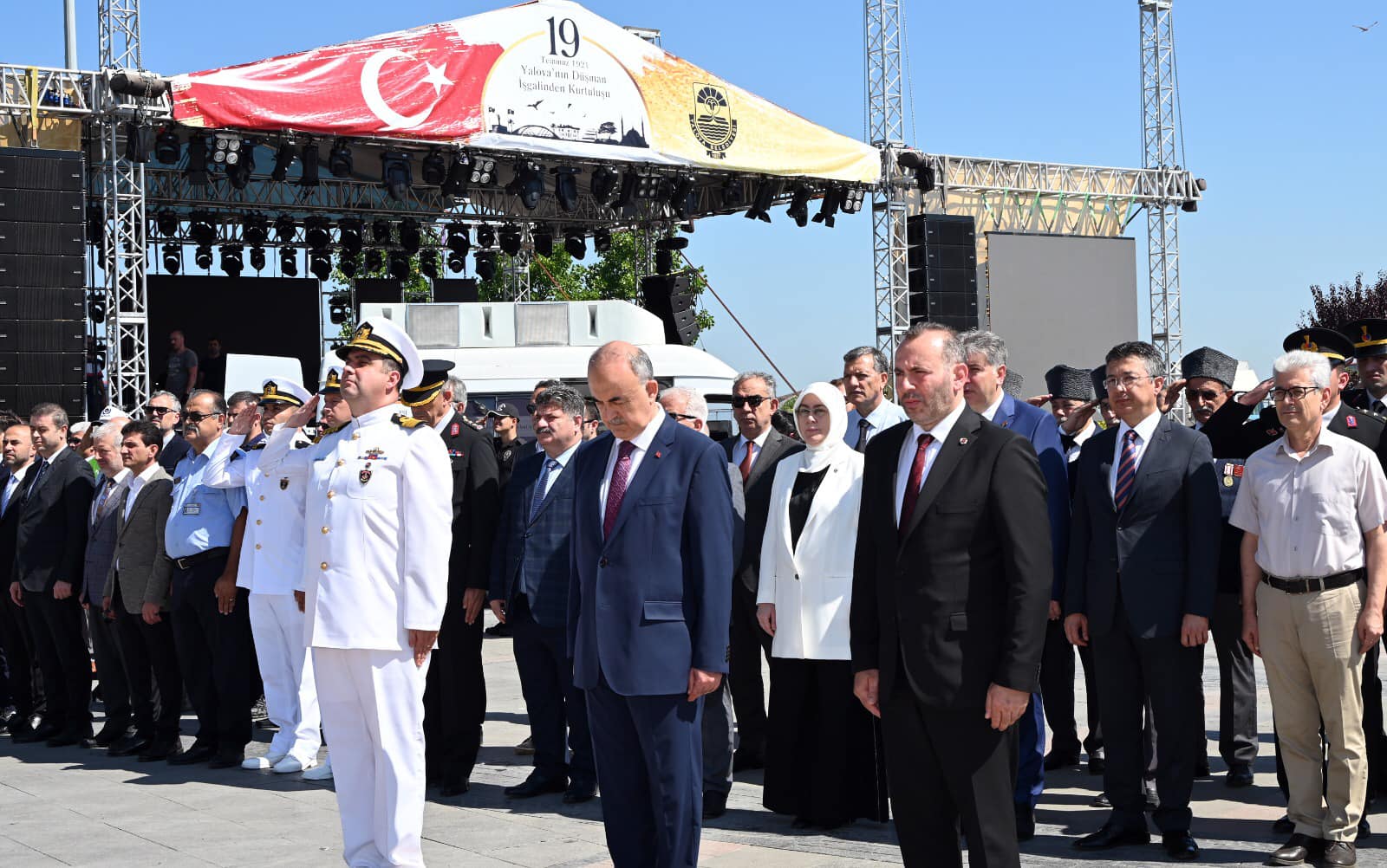 YALOVA'NIN KURTULUŞU TÖRENLE KUTLANDI