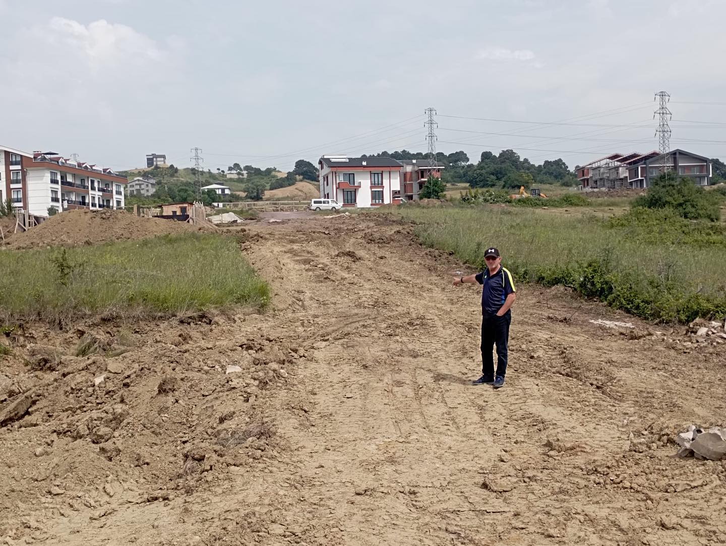 KADIKÖY'DE YENİ YOL AÇMA ÇALIŞMASI