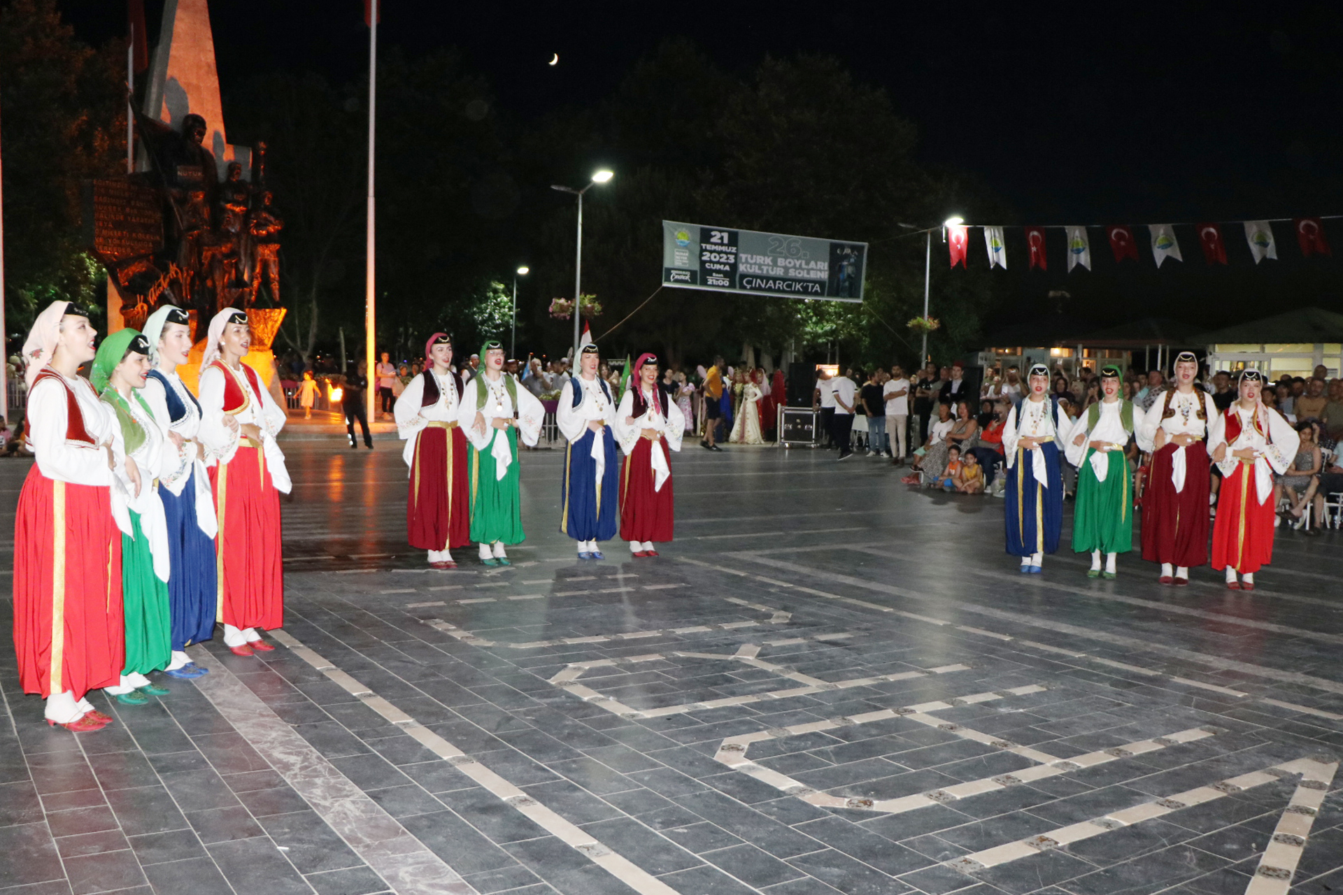 ÇINARCIK’TA TÜRK BOYLARI RÜZGARI ESTİ