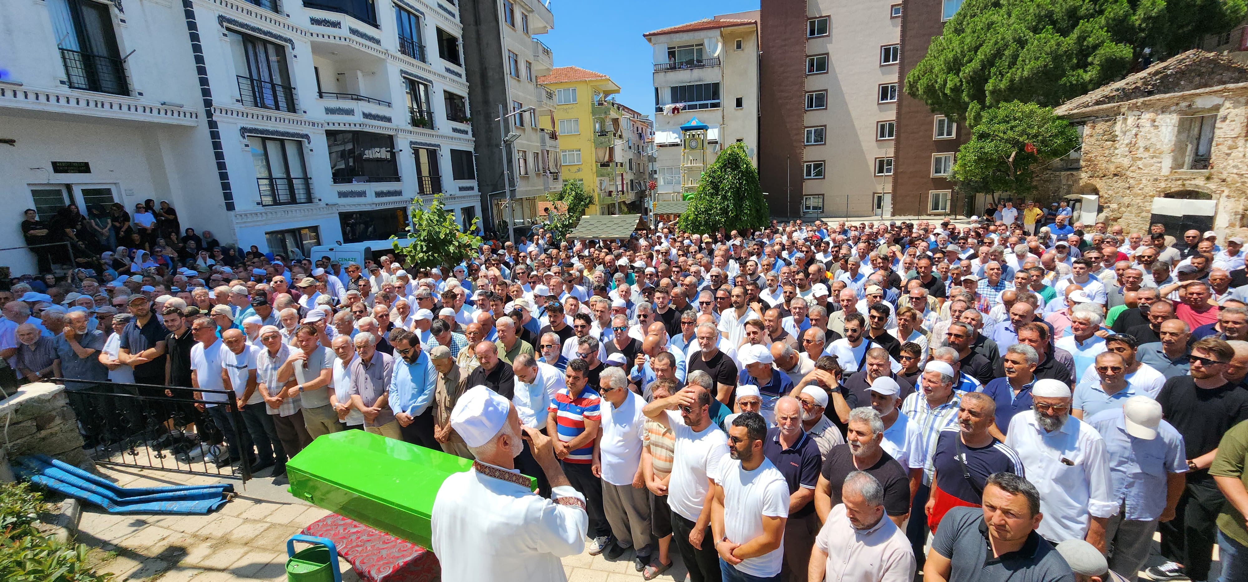 OSMAN AKIN ESENKÖY'DE TOPRAĞA VERİLDİ