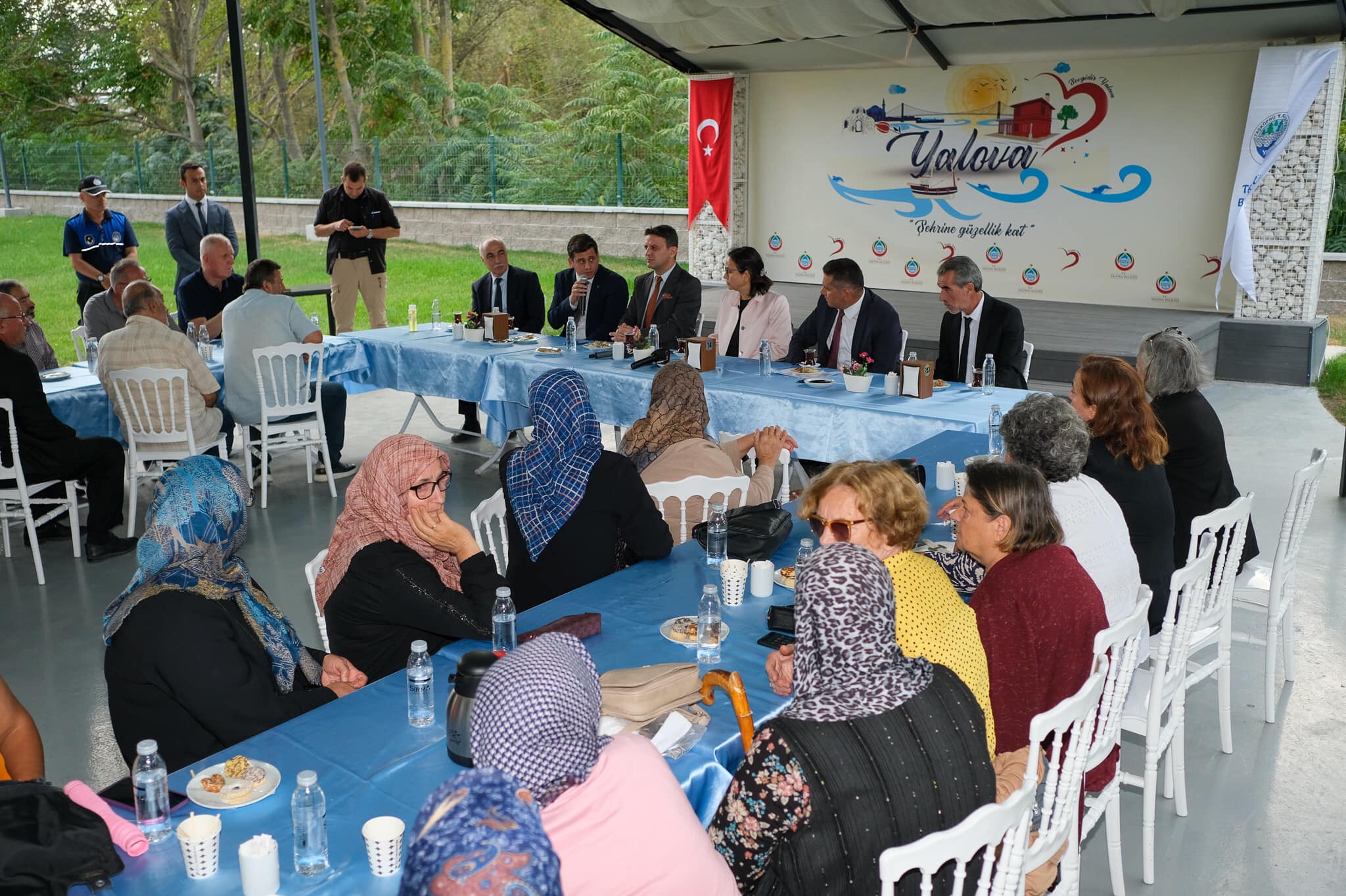 VALİ KAYA TAŞKÖPRÜ'DE SORUNLARI DİNLEDİ