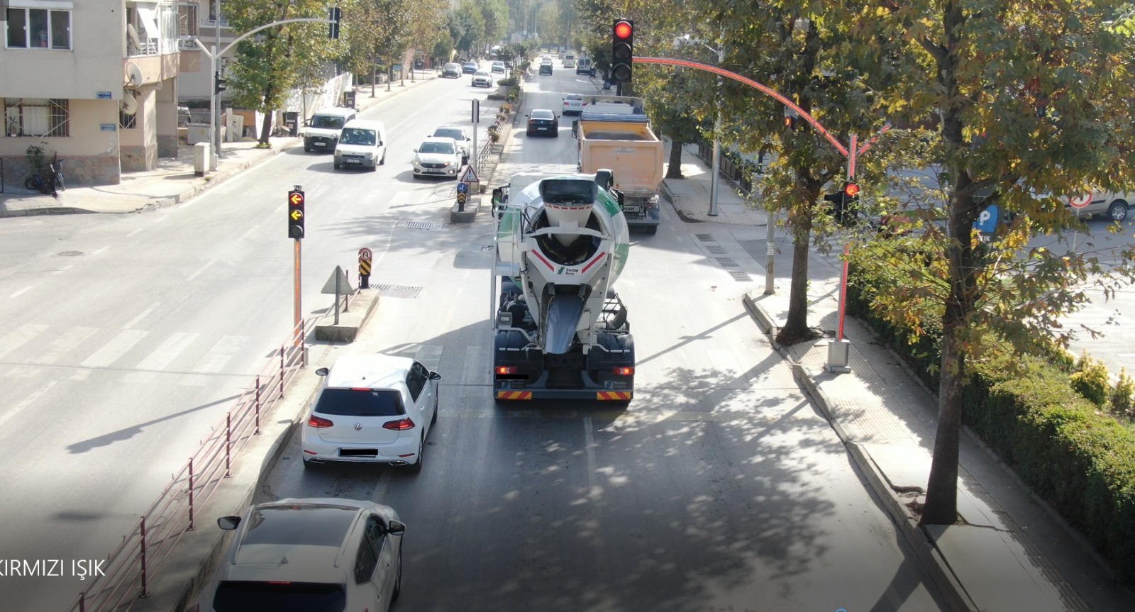 KIRMIZI IŞIKTA GEÇENLER İHA'YA TAKILDI