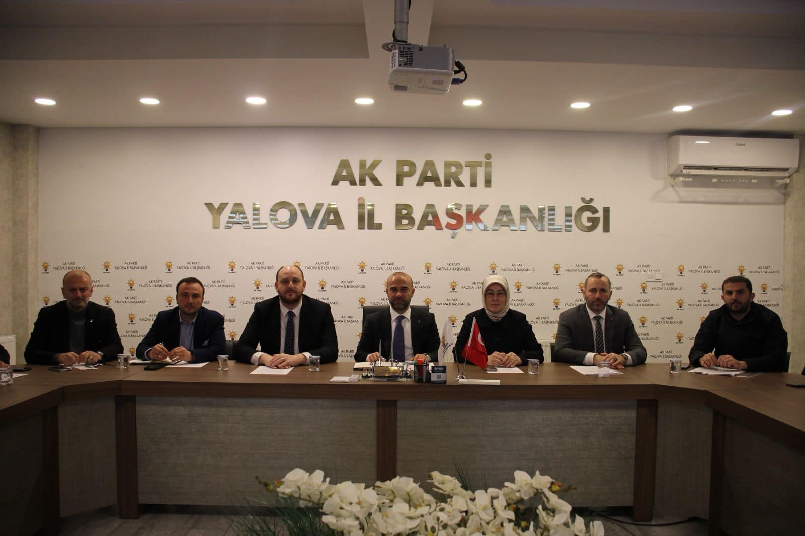 AK PARTİ YALOVA'DA SEÇİM STARTINI VERDİ