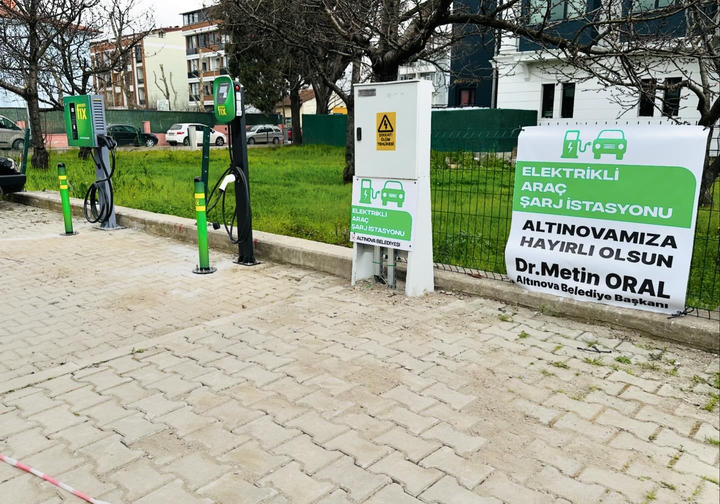 ALTINOVA’YA ELEKTRİKLİ ARAÇ ŞARJ İSTASYONU