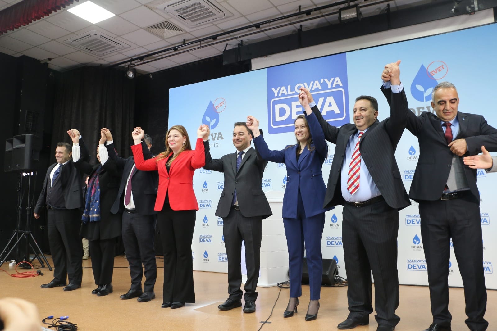 DEVA ALTINOVA BAŞKAN ADAYI BELİRLENDİ