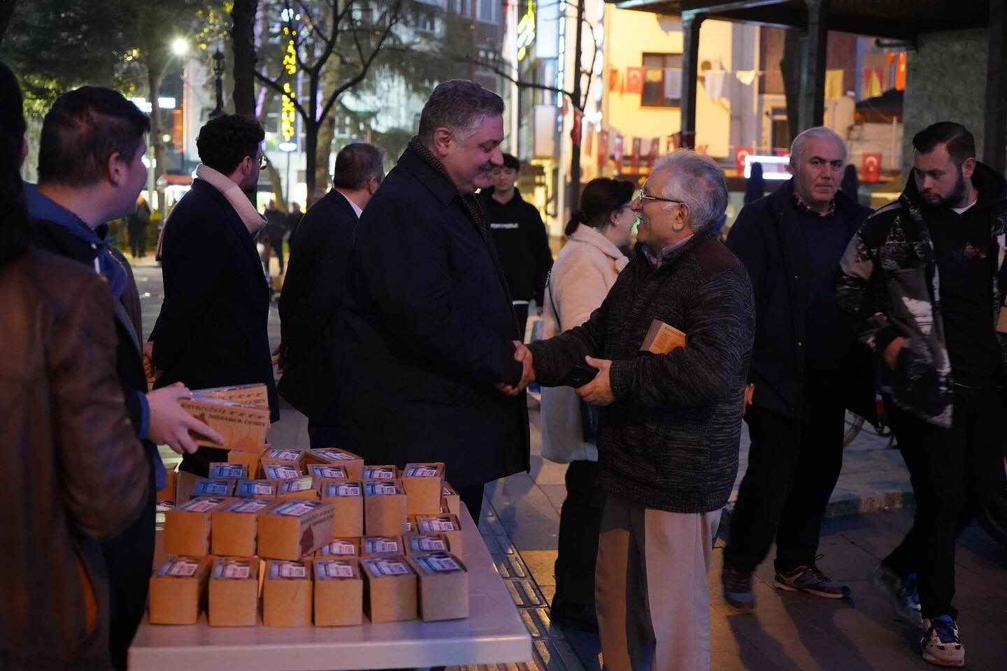 CHP ADAYI GÜREL KANDİL SİMİDİ DAĞITTI