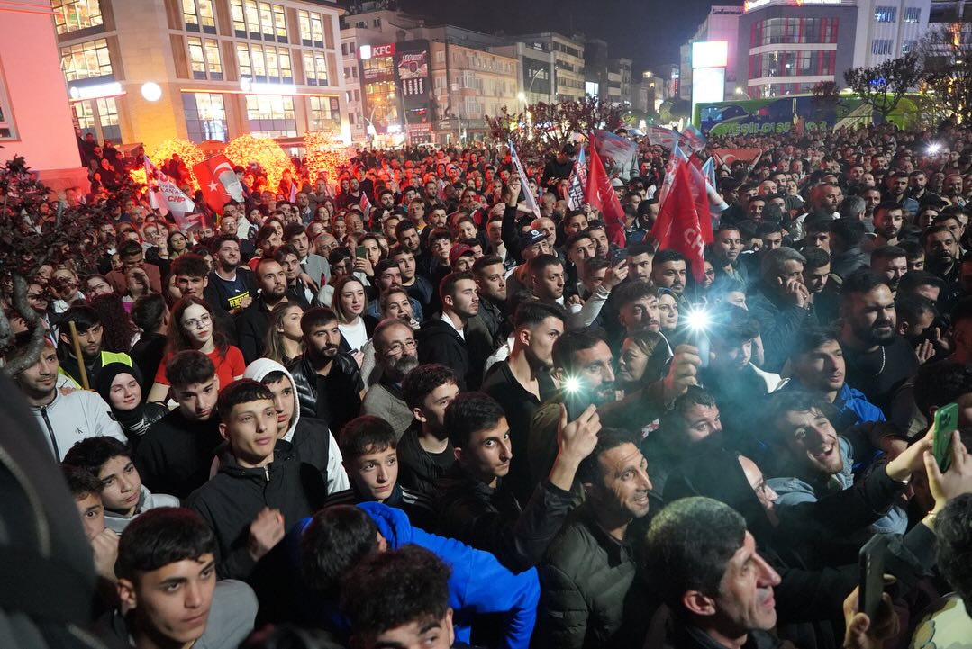 CHP KAZANDI YALOVA SOKAKLARA DÖKÜLDÜ