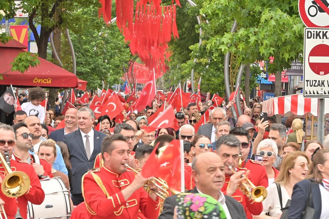 19 MAYIS GENÇLİK YÜRÜYÜŞÜNE YOĞUN İLGİ