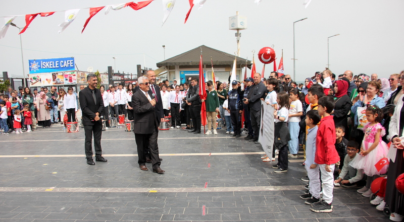 ÇINARCIK'DA 23 NİSAN COŞKUSU