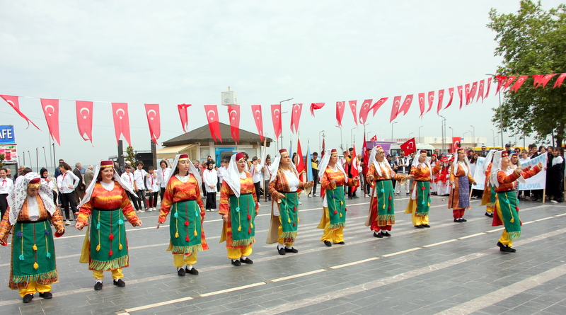 ÇINARCIK'DA 19 MAYIS TÖRENLE KUTLANDI