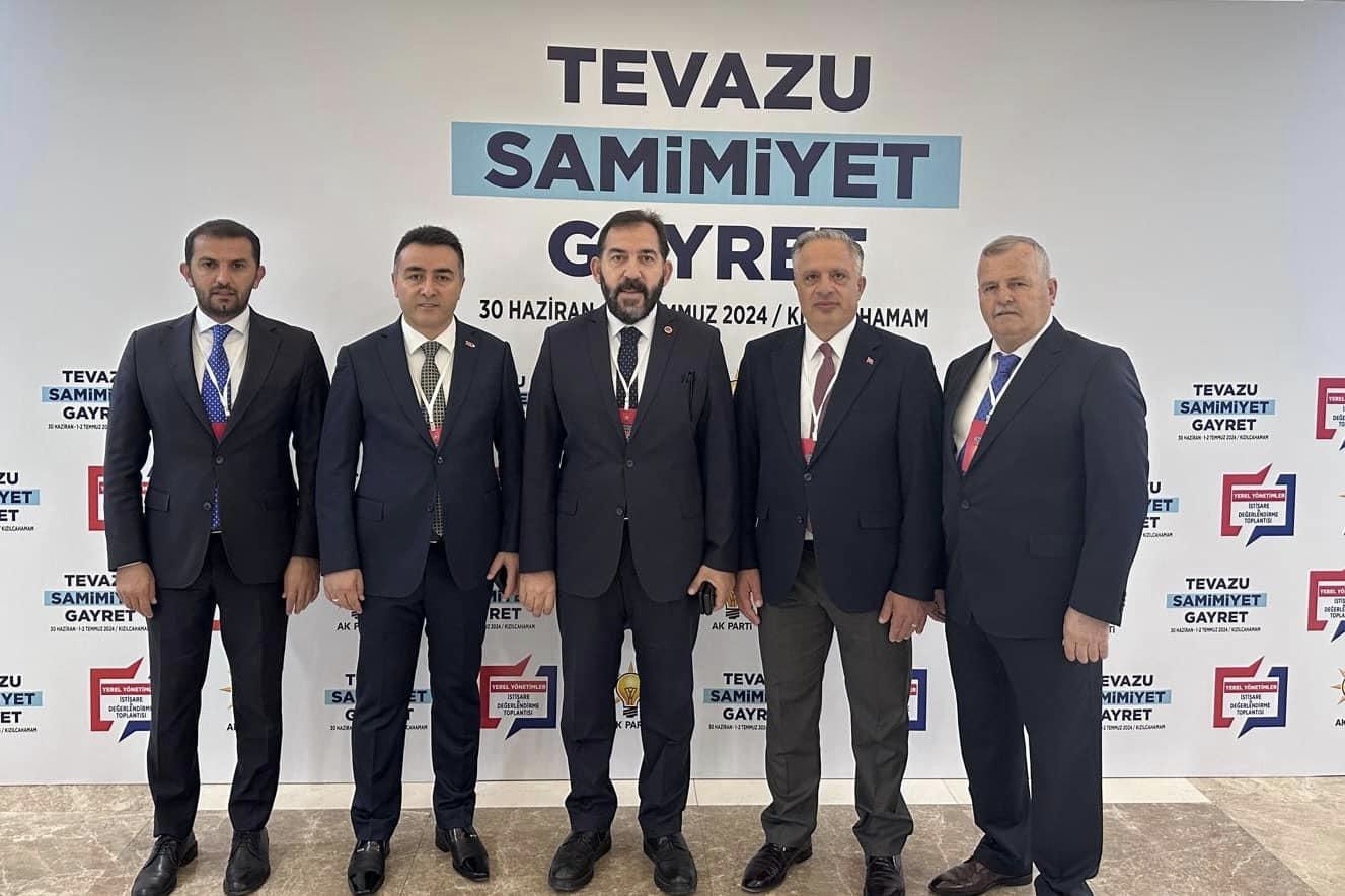 AK PARTİ YEREL YÖNETİM TOPLANTISI YAPILDI