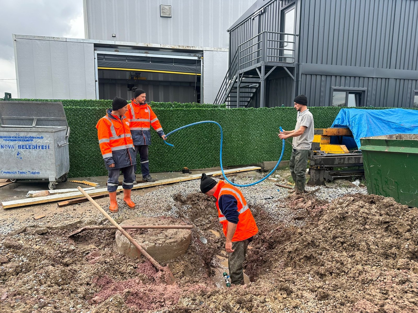 ÇAVUŞÇİFTLİĞİNDE SU HATTI YENİLENDİ