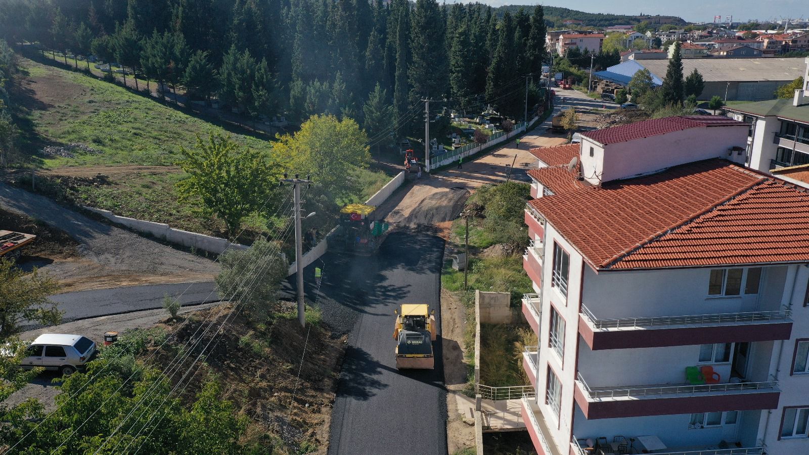 ALTINOVA'DA ASFALTÇALIŞMALARI