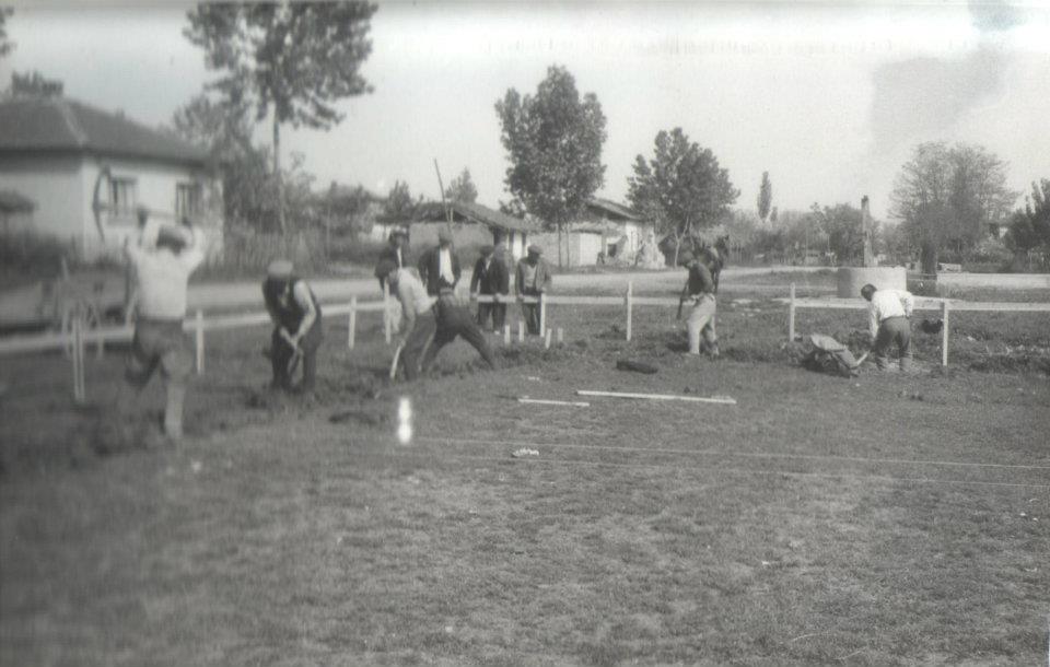 1960 YILINDA ÇİFTLİKKÖY DE OKUL İNŞAATI