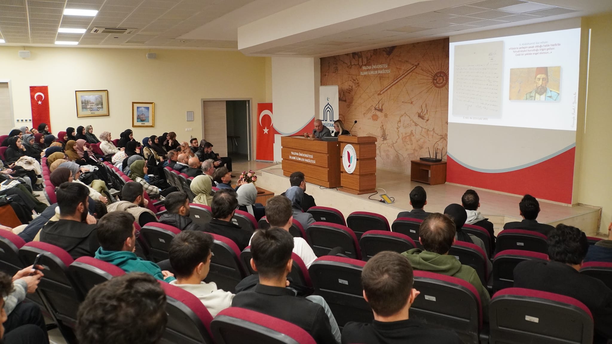 ÜNİVERSİTEDE FİLİSTİN KONFERANSI 