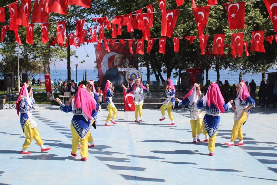 KORU'DA 19 MAYIS COŞKUYLA KUTLANDI