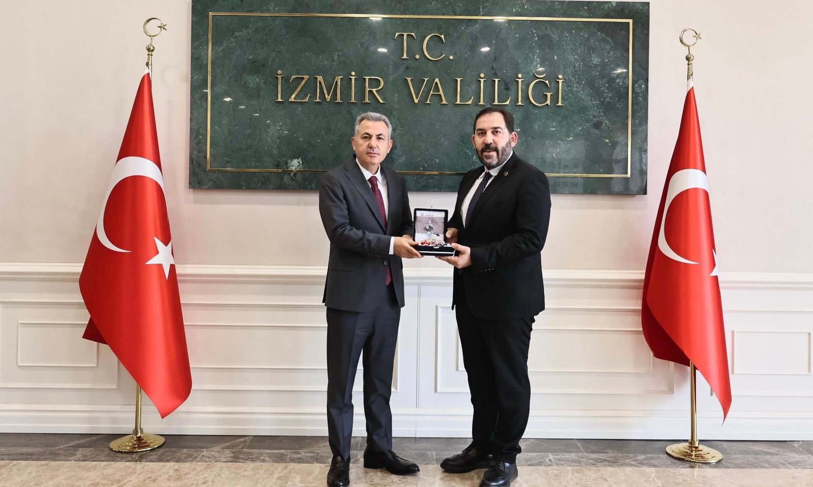 SOYGÜZEL, İZMİR VALİSİNİ ZİYARET ETTİ