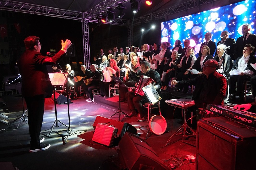ÇİFTLİKKÖY’DE GENÇLİK KONSERLERİ