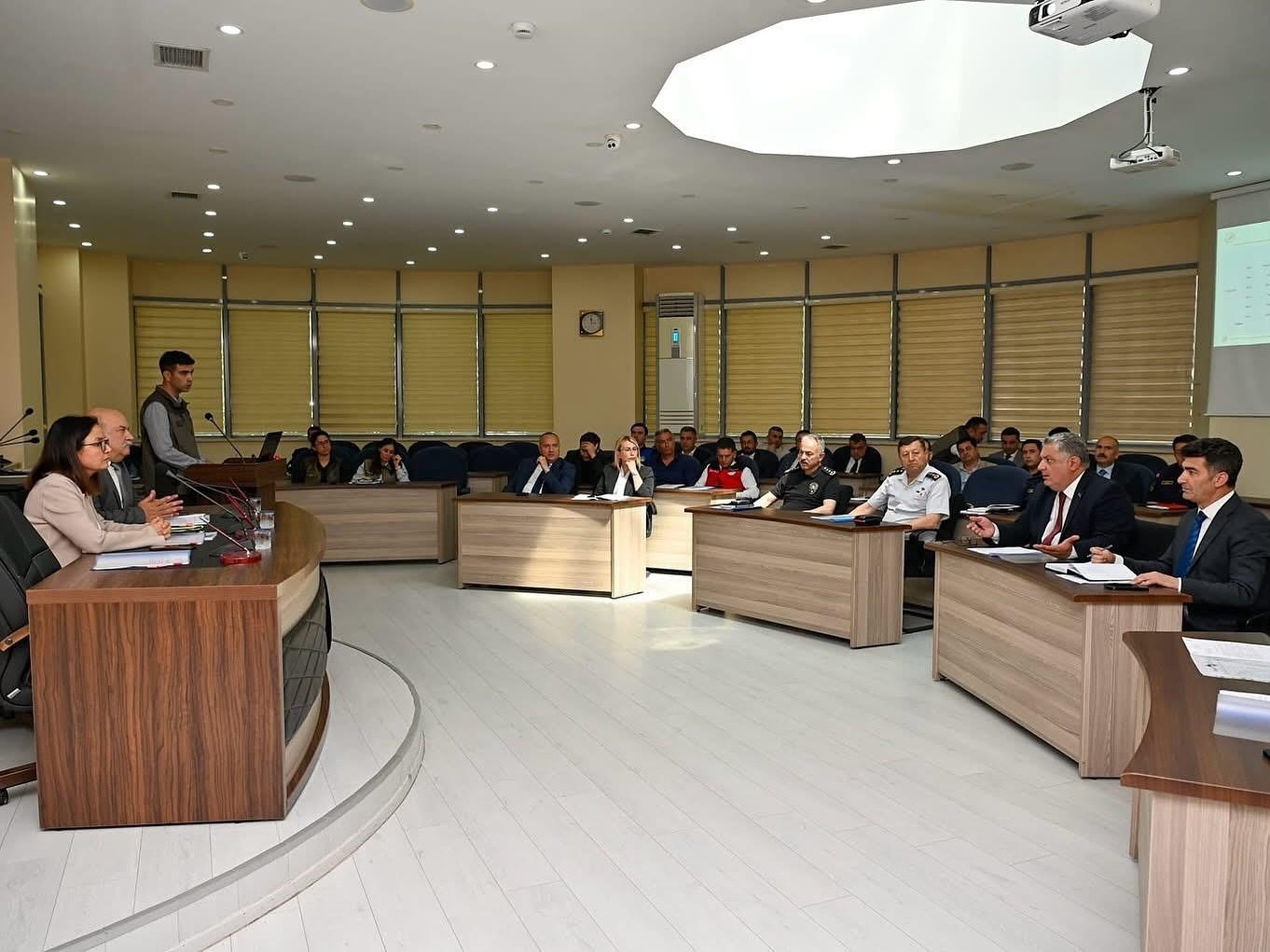 SOKAK HAYVANLARI İÇİN TOPLANTI YAPILDI