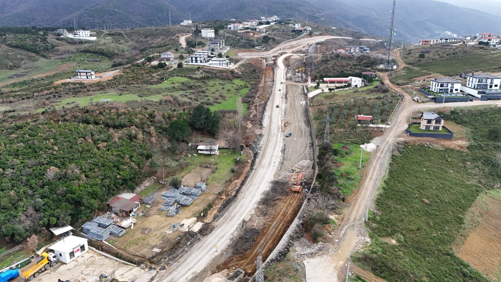 ESENKÖY VİYADÜK YOLUNDA ÇALIŞMALAR 